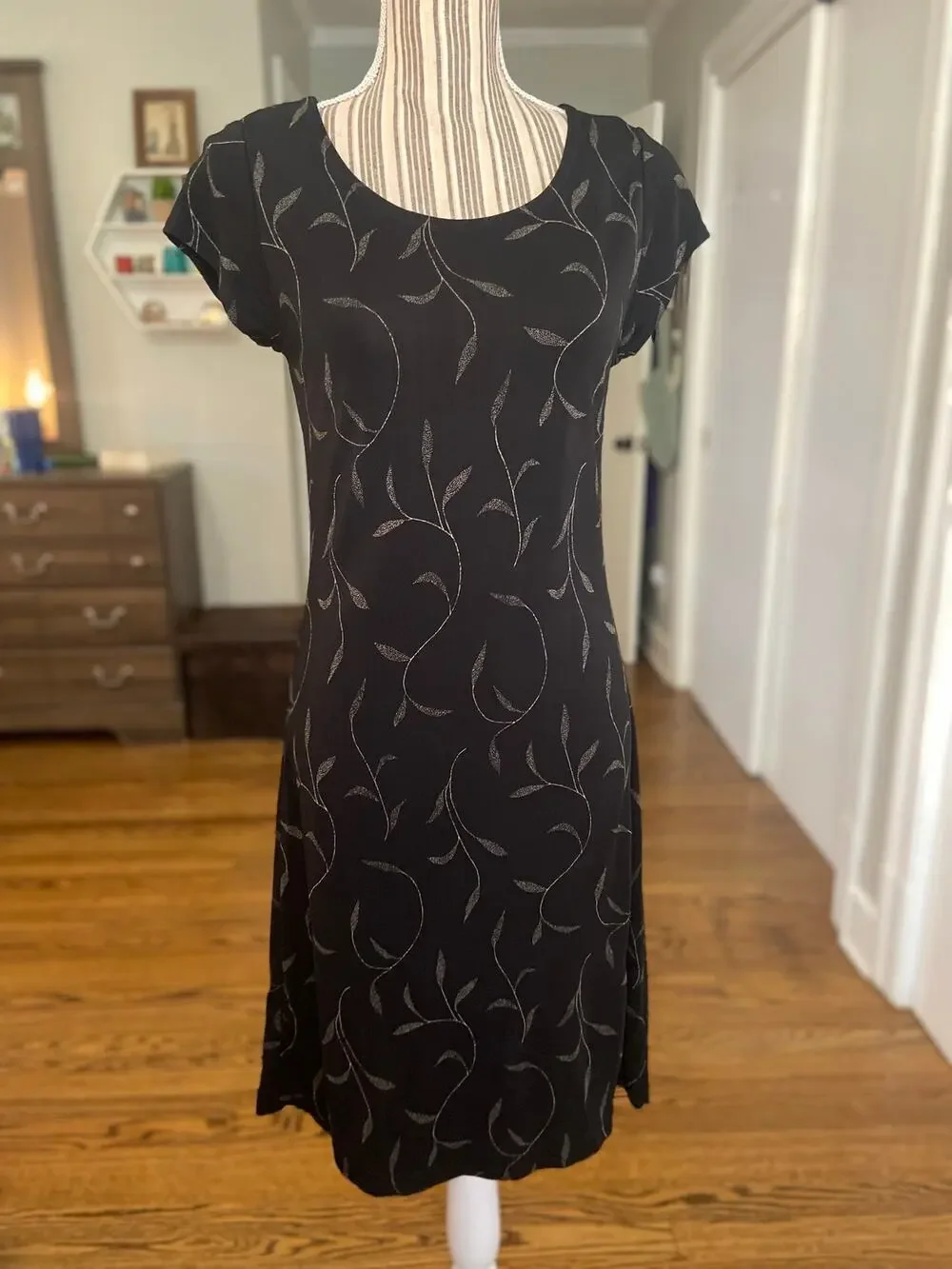 Banana Republic slinky knit black/tan botanical print short sleeve dress
